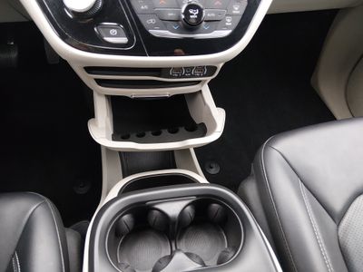 2024 Chrysler Pacifica — photo 19 view