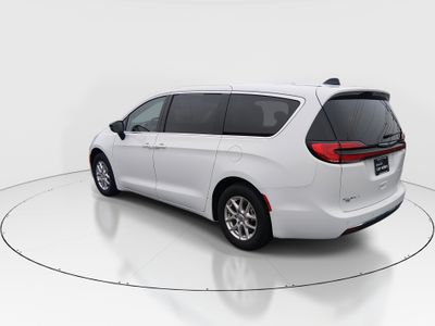 2024 Chrysler Pacifica — detail view