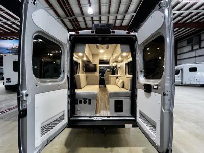 2026 Thor Motor Coach TELLARO - Photo 2