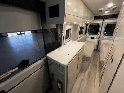 2026 Thor Motor Coach TELLARO - Photo 6