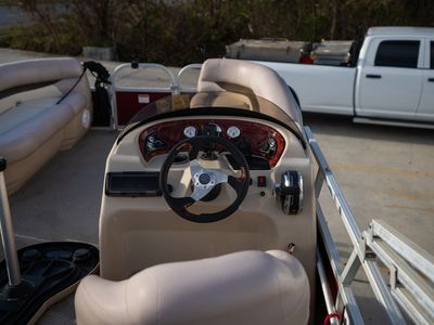 2014 Sun Tracker 20DLX Signature Series - Photo 26