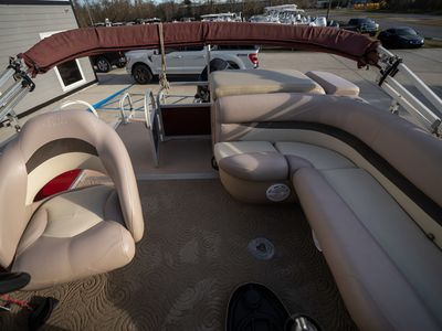 2014 Sun Tracker 20DLX Signature Series - Photo 11