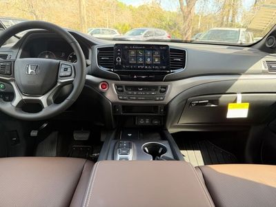 2026 Honda Ridgeline — photo 8 view