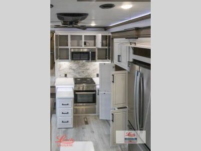 2024 Montana 3941FO — photo 16 view