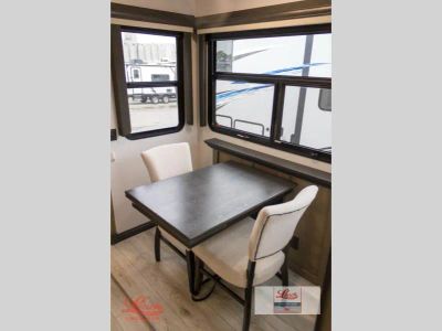 2024 Montana 3941FO — photo 17 view