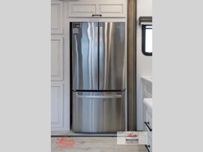 2024 Montana 3941FO — photo 12 view