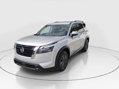 2025 Nissan Pathfinder — rear three-quarter view