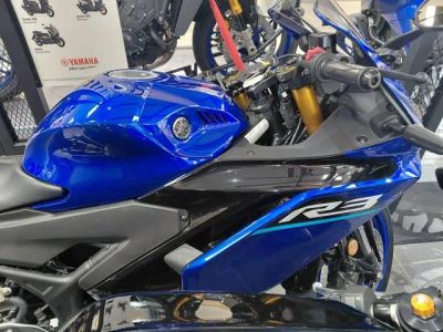 2026 Yamaha YZF-R3 — front three-quarter view