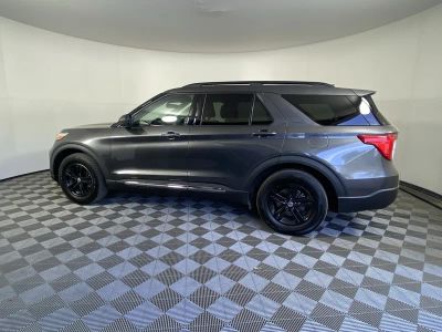2020 Ford Explorer — side profile view