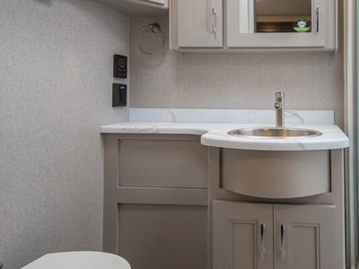 2026 Thor Motor Coach Inception - Photo 23