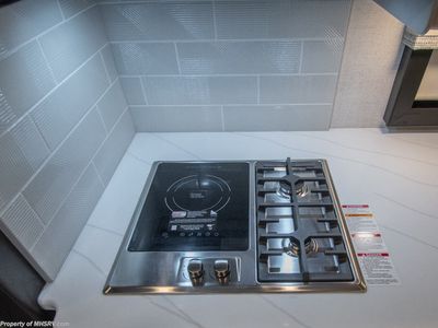 2026 Thor Motor Coach Inception - Photo 17