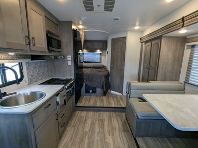 2025 Gulf Stream Conquest Class C - Photo 17