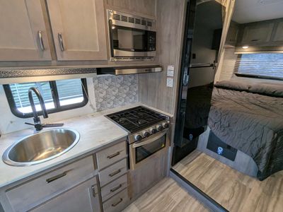 2025 Gulf Stream Conquest Class C - Photo 5