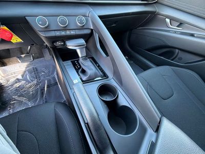 2026 Hyundai Elantra — photo 25 view
