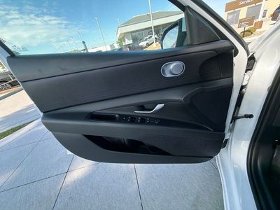 2026 Hyundai Elantra — photo 27 view