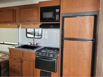 2012 Pacific Coachworks Powerlite - Photo 13