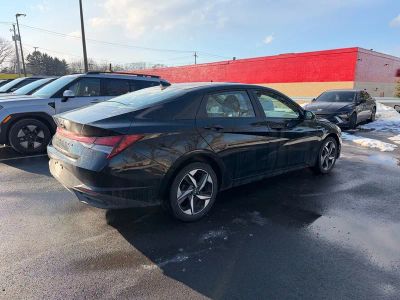 2023 Hyundai Elantra SEL - Photo 4