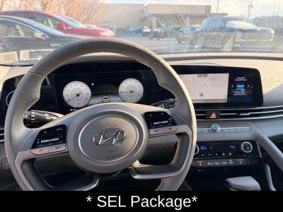 2023 Hyundai Elantra SEL - Photo 12