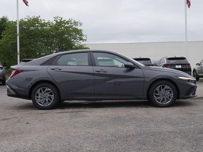 2026 Hyundai Elantra Hybrid - Photo 17