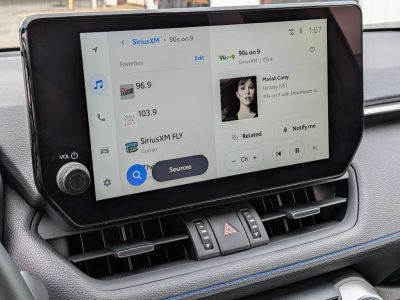 2025 Toyota RAV4 Hybrid - Photo 20