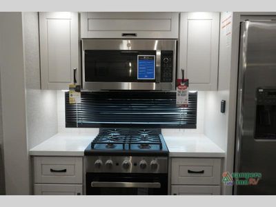2025 Jayco North Point - Photo 21