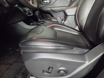 2022 Jeep Cherokee - Photo 13
