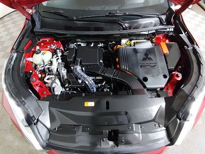 2024 Mitsubishi Outlander Plug-In Hybrid — photo 9 view