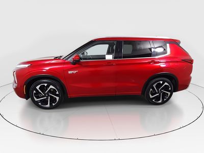 2024 Mitsubishi Outlander Plug-In Hybrid — interior view