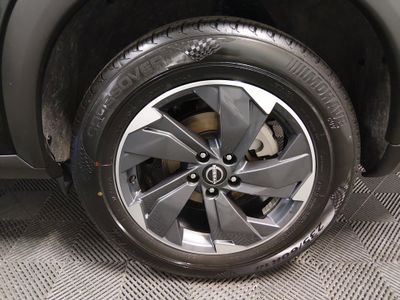 2024 Nissan Rogue — photo 10 view