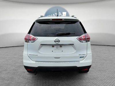 2014 Nissan Rogue — detail view
