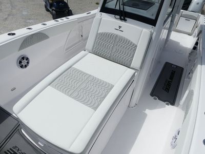 2026 Twin Vee 280 Center Console GFX - Photo 22