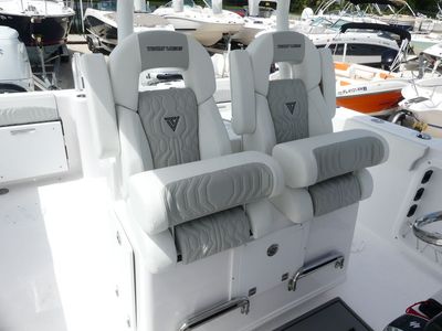 2026 Twin Vee 280 Center Console GFX - Photo 14