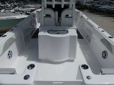 2026 Twin Vee 280 Center Console GFX - Photo 8