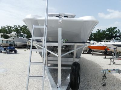 2026 Twin Vee 280 Center Console GFX - Photo 2