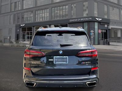 2022 BMW X5 — interior view