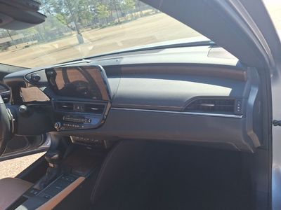 2022 Lexus ES — photo 42 view