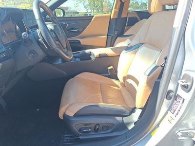 2022 Lexus ES — photo 30 view