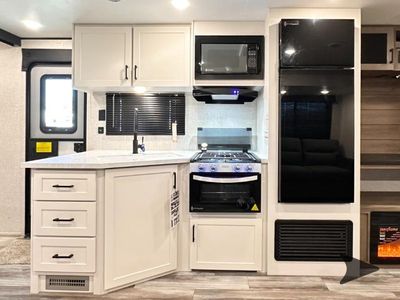 2025 Jayco Jay Flight SLX — photo 27 view