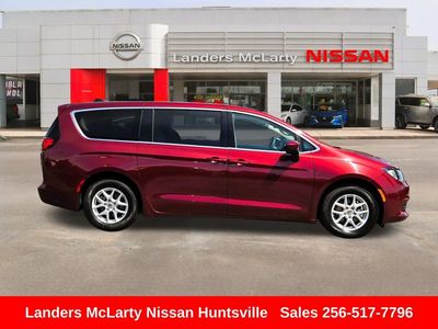 2023 Chrysler Voyager - Photo 2