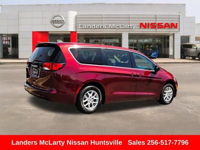 2023 Chrysler Voyager - Photo 3