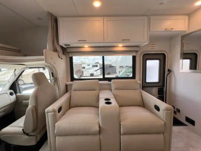 2027 Thor Motor Coach CHATEAU — photo 14 view