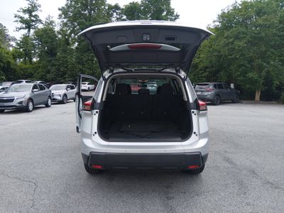 2024 Nissan Rogue — photo 11 view