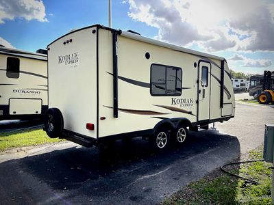 2017 Dutchmen Kodiak Express - Photo 2