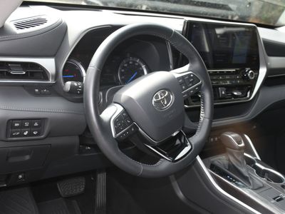 2021 Toyota Highlander Hybrid - Photo 9