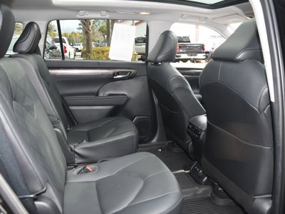 2021 Toyota Highlander Hybrid - Photo 21