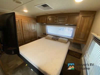 2017 Forest River RV Flagstaff Super Lite - Photo 11