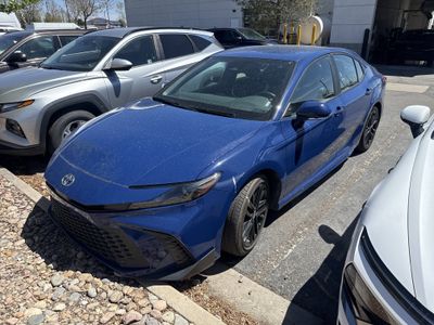2025 Toyota Camry SE — front three-quarter view