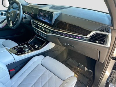 2024 BMW X5 — photo 31 view
