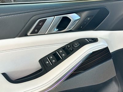 2024 BMW X5 — photo 18 view