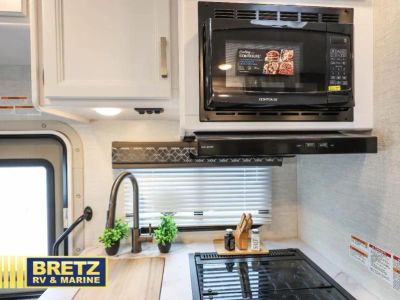 2025 Thor Motor Coach Freedom Elite — photo 20 view